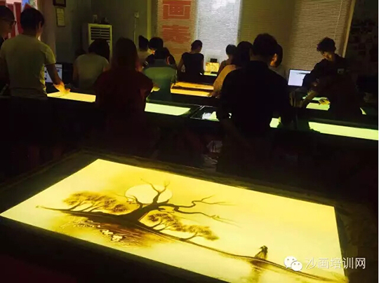 李泰山沙画